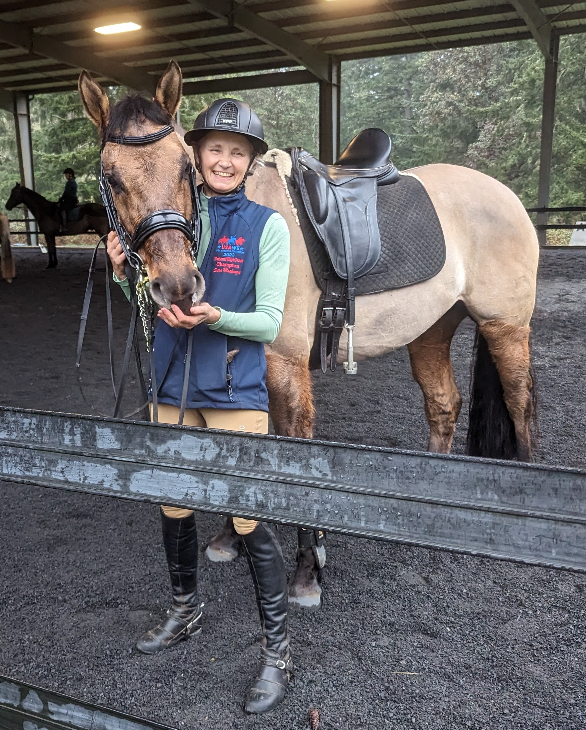 Sara Mackenzie took her horse, Golden Knight, on his first ferry ride to come to Vashon Island for the opportunity to be coached by Kimberlee Barker.